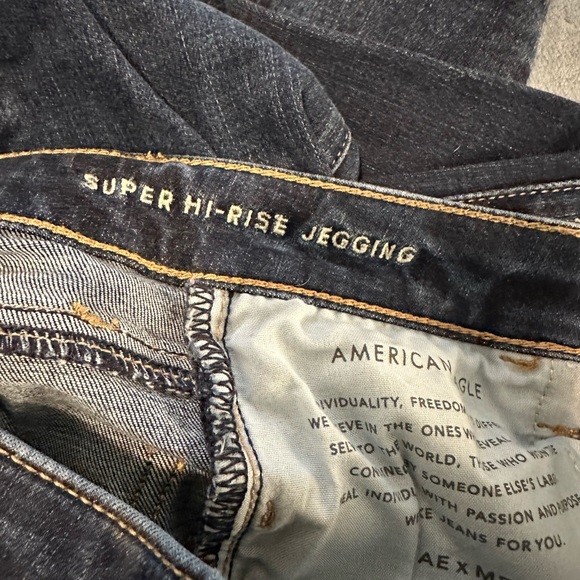 American Eagle Super Hi-Rise Jegging Dark Wash Size 0 Regular - Picture 9 of 12